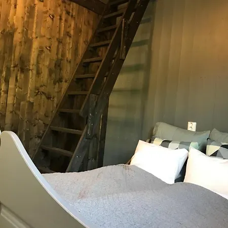 Farm stay Fjelleventyret Gardsovernatting