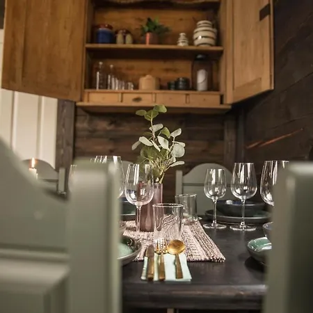 Farm stay Fjelleventyret Gardsovernatting Skjak