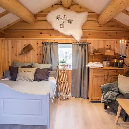 Fjelleventyret Gardsovernatting Farm stay Skjak
